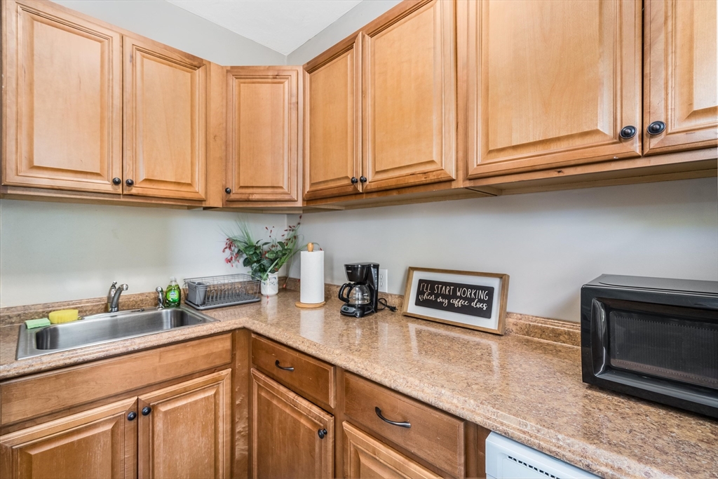 427 Hamilton Street, Unit 2 Worcester, MA 01604 - Photo 22 of 24