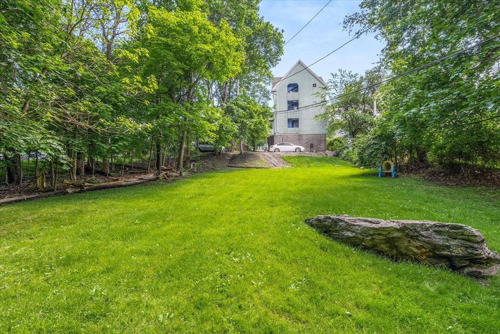 427 Hamilton Street, Unit 2 Worcester, MA 01604 - Photo 6 of 24