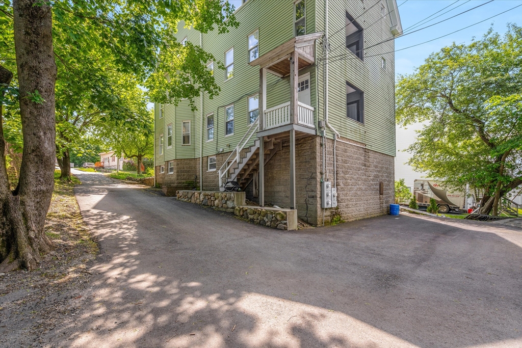 427 Hamilton Street, Unit 2 Worcester, MA 01604 - Photo 7 of 24