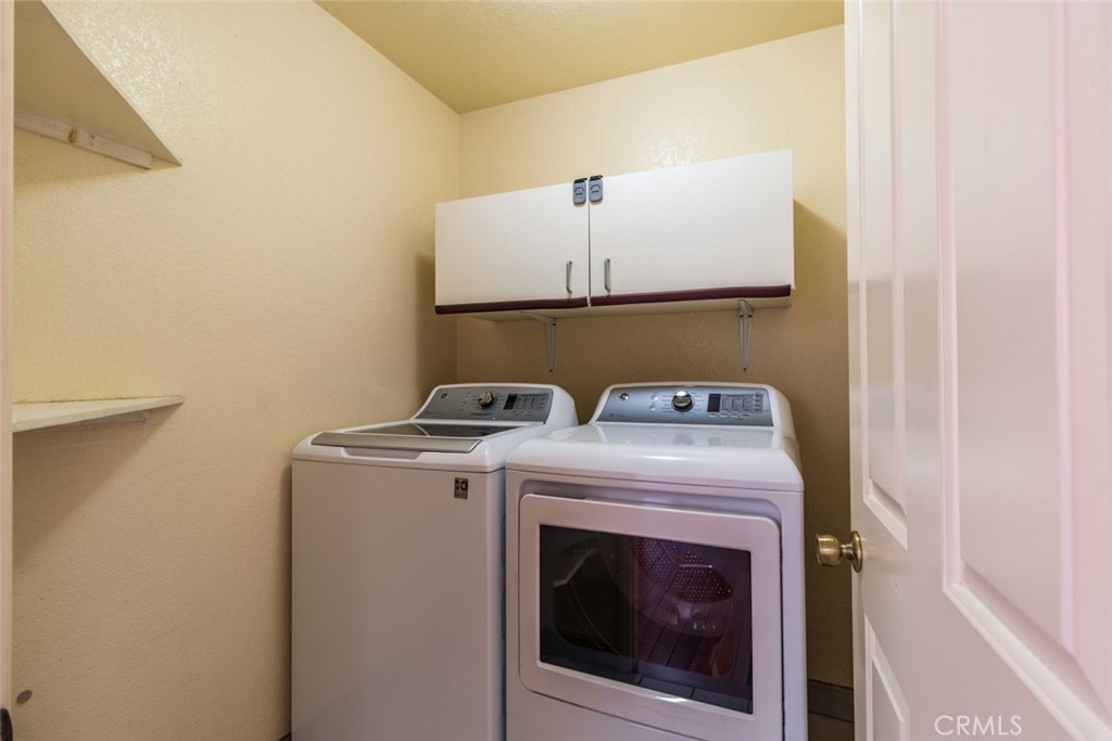 514 North Isabel Street, Unit C Glendale, CA 91206 - Photo 16 of 36 a utility room with dryer and washer
