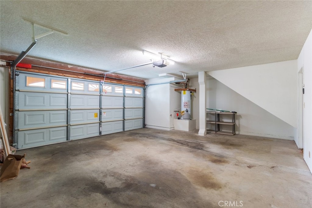514 North Isabel Street, Unit C Glendale, CA 91206 - Photo 27 of 36 an empty room with windows