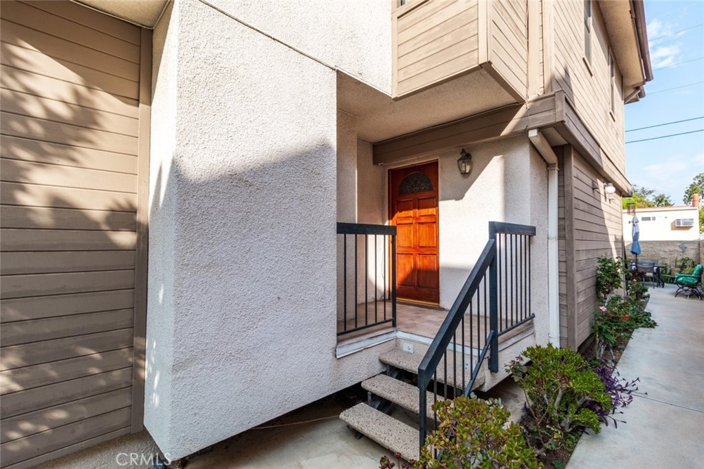 514 North Isabel Street, Unit C Glendale, CA 91206 - Photo 4 of 36