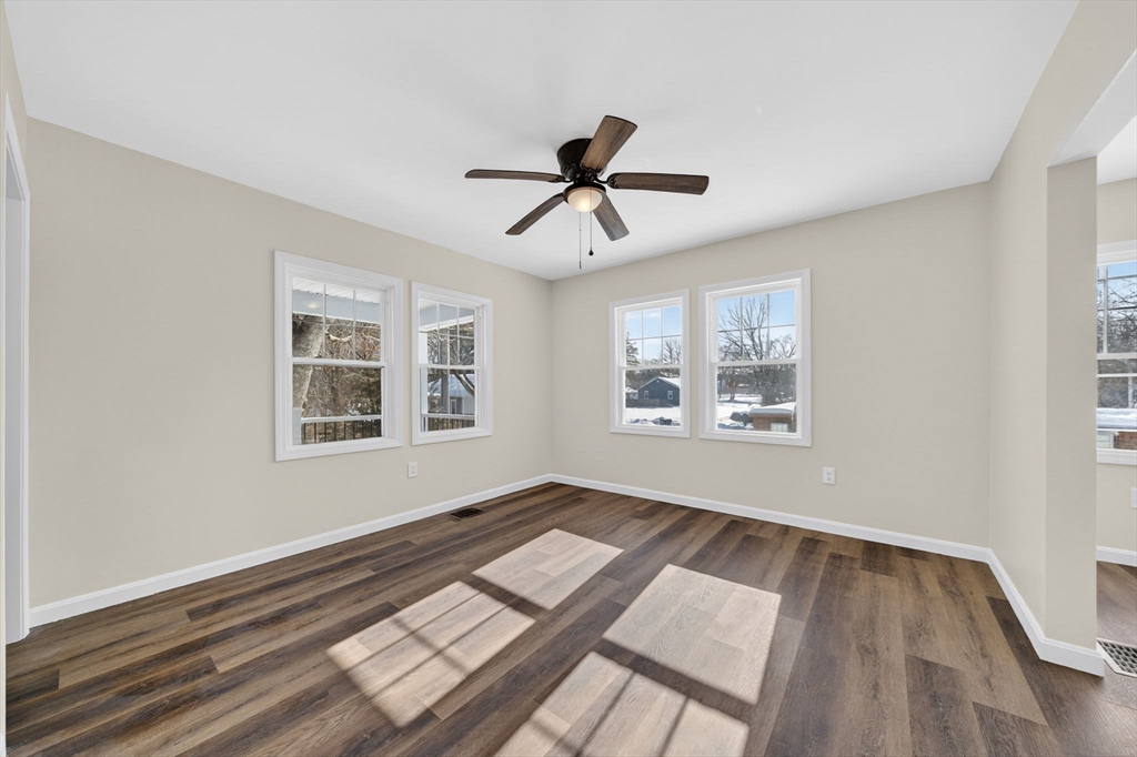 12 Oakdale Street Wareham, MA 02571 - Photo 5 of 26