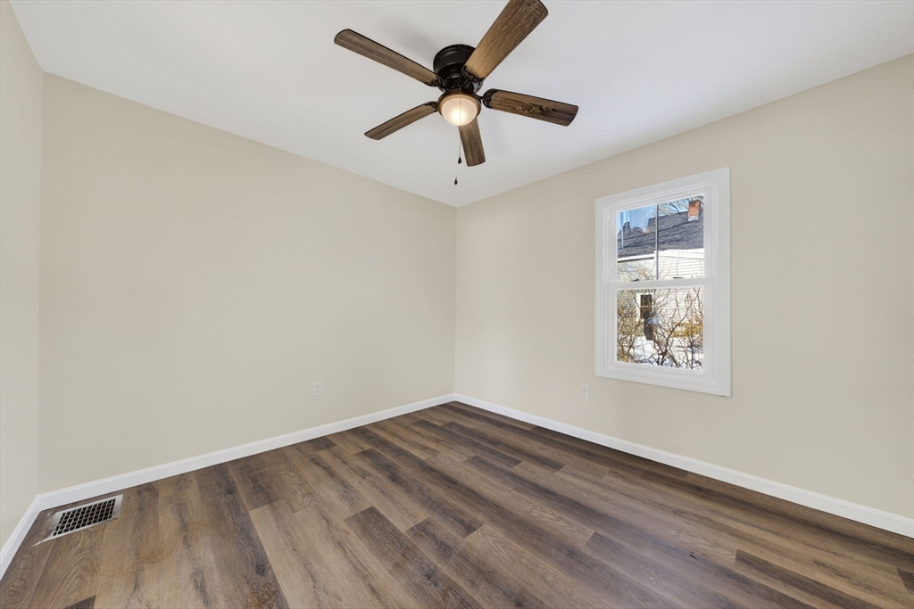 12 Oakdale Street Wareham, MA 02571 - Photo 8 of 26