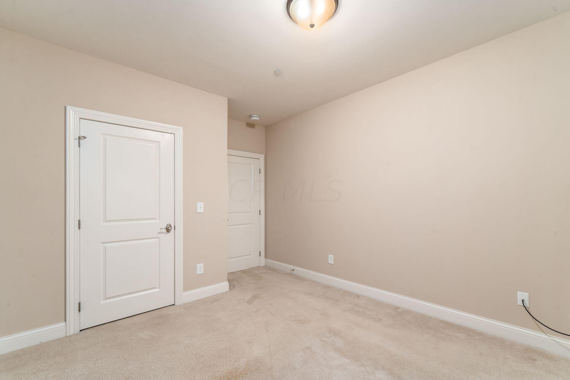 3175 Tremont Road, Unit 311 Columbus, OH 43221 - Photo 21 of 26 013_b_R 3175 Tremont Rd 038-