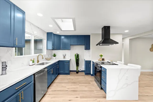 $459,000 | 221 West Pearl Avenue, Stockton, CA 95207