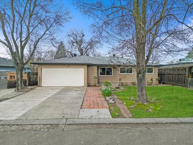 $459,000 | 221 West Pearl Avenue, Stockton, CA 95207