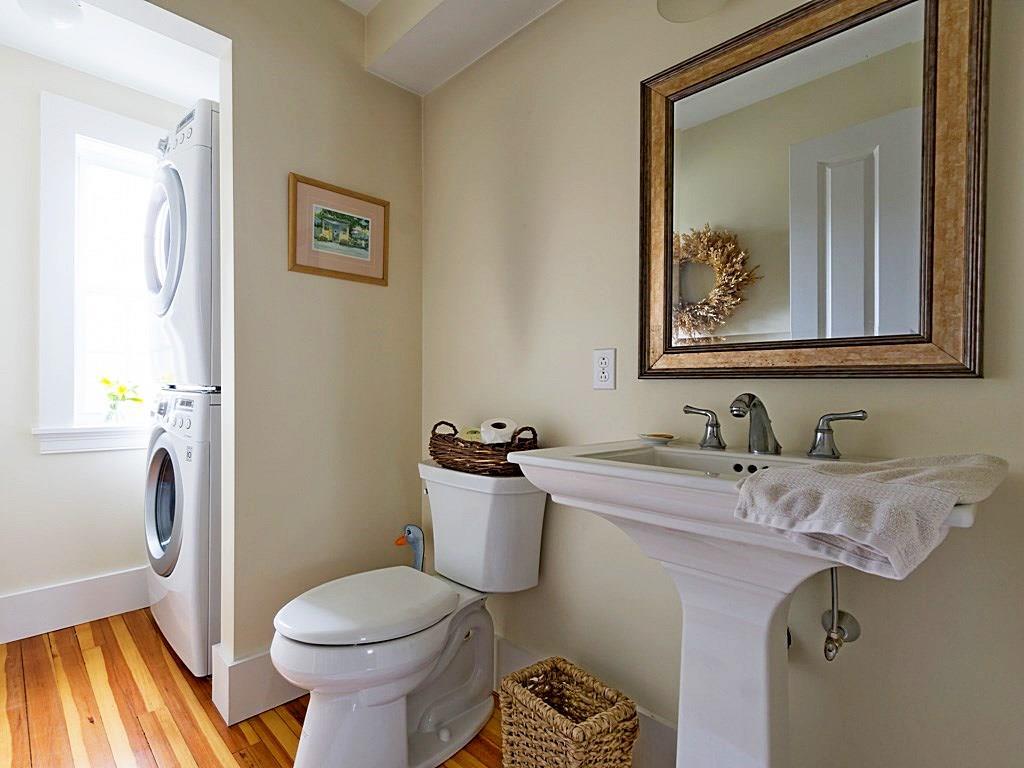 11 Harbor Ridge Road Freeport, ME 04032 - Photo 19 of 35 1st floor 1/2 bath with stackable...