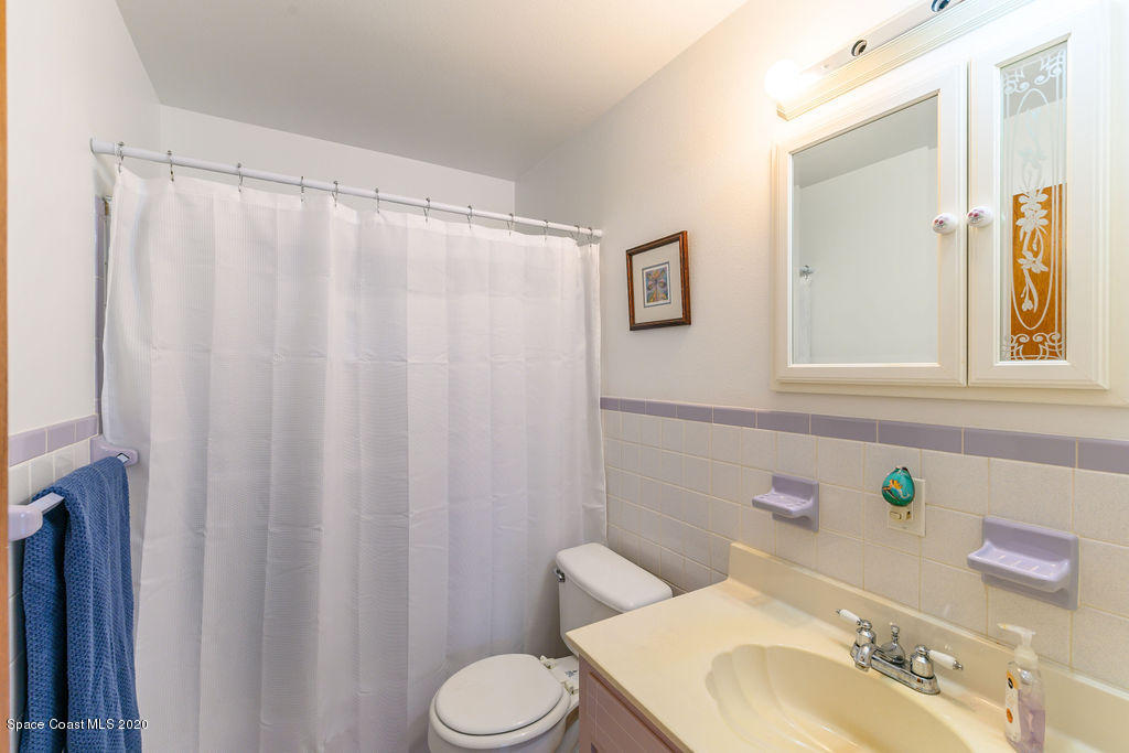 335 Richards Road Melbourne Beach, FL 32951 - Photo 14 of 51 Guest Bath