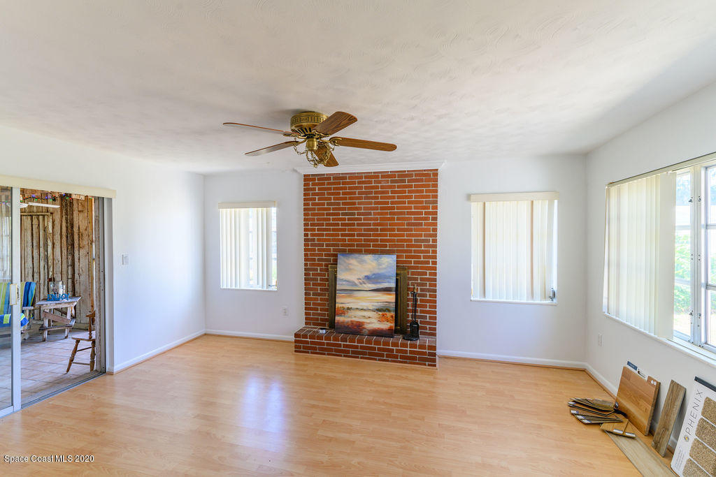 335 Richards Road Melbourne Beach, FL 32951 - Photo 15 of 51 Family Room