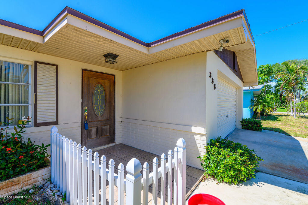 335 Richards Road Melbourne Beach, FL 32951 - Photo 4 of 51 NZ7_3952