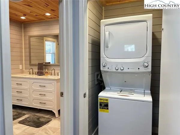 $324,500 | 290 Riverview Drive, Sparta, NC 28675