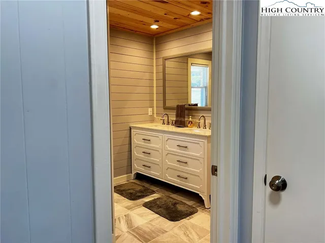 $324,500 | 290 Riverview Drive, Sparta, NC 28675