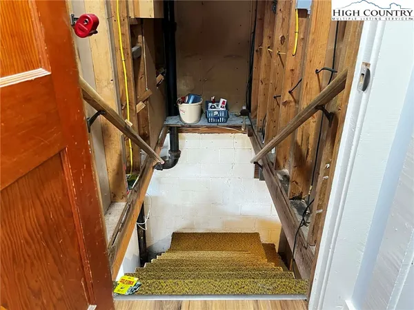 $324,500 | 290 Riverview Drive, Sparta, NC 28675