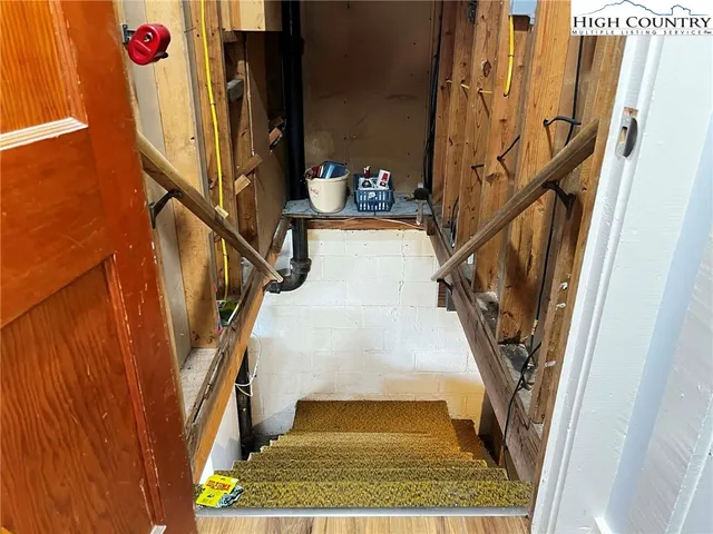 $324,500 | 290 Riverview Drive, Sparta, NC 28675