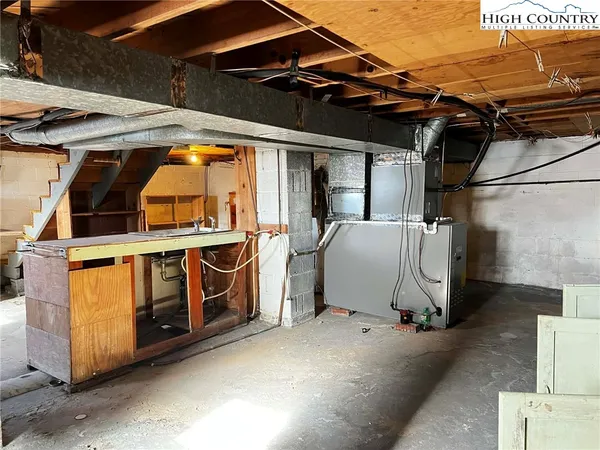 $324,500 | 290 Riverview Drive, Sparta, NC 28675