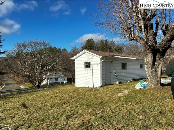 $324,500 | 290 Riverview Drive, Sparta, NC 28675