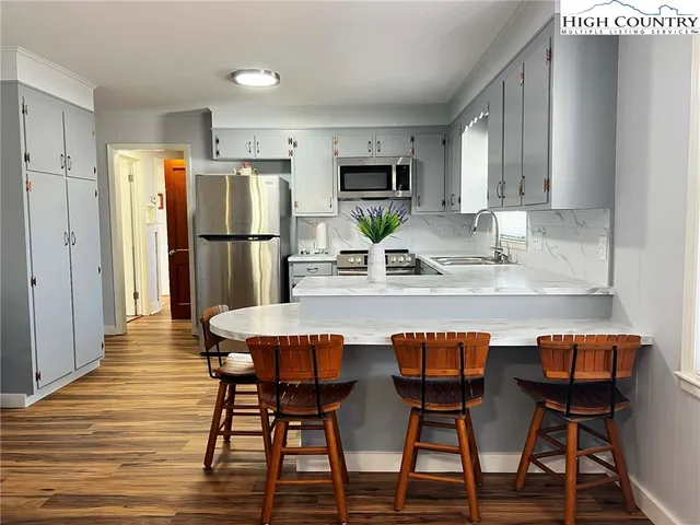 $324,500 | 290 Riverview Drive, Sparta, NC 28675