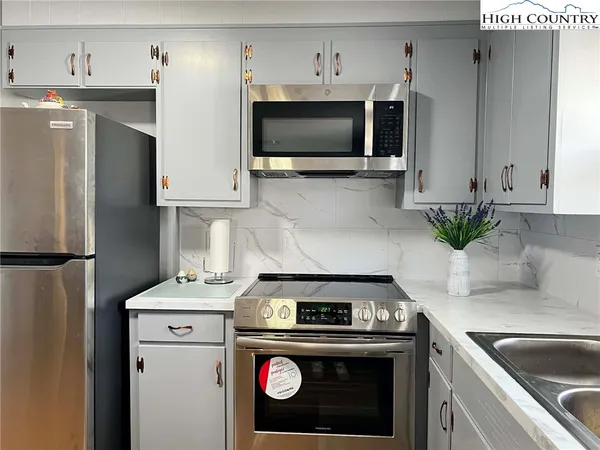 $324,500 | 290 Riverview Drive, Sparta, NC 28675