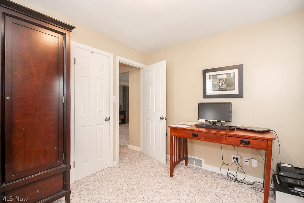 1304 Churchill Road Lyndhurst, OH 44124 - Photo 12 of 26