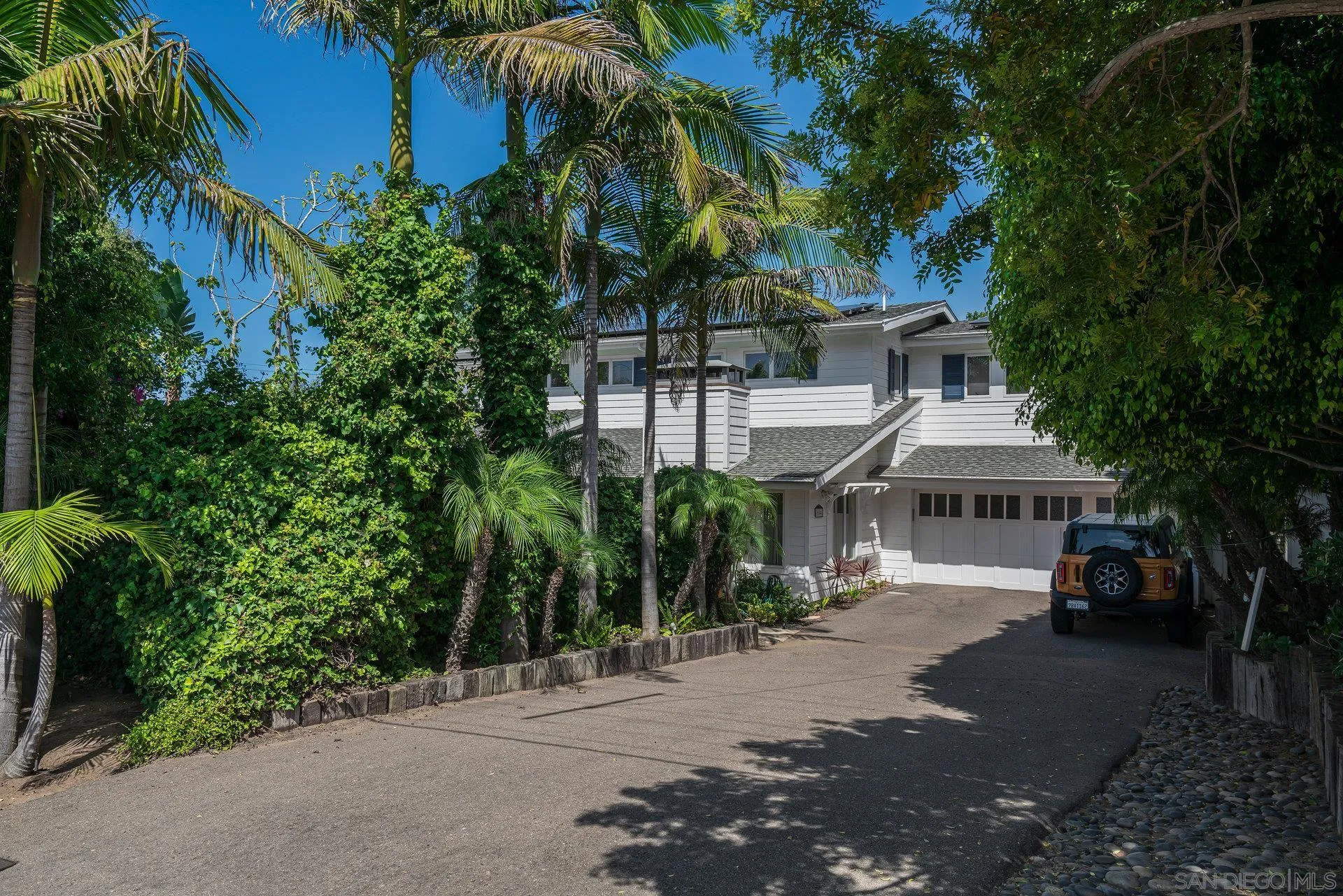 684 Arden Drive Encinitas, CA 92024 - Photo 6 of 59 a view of outdoor space and yard