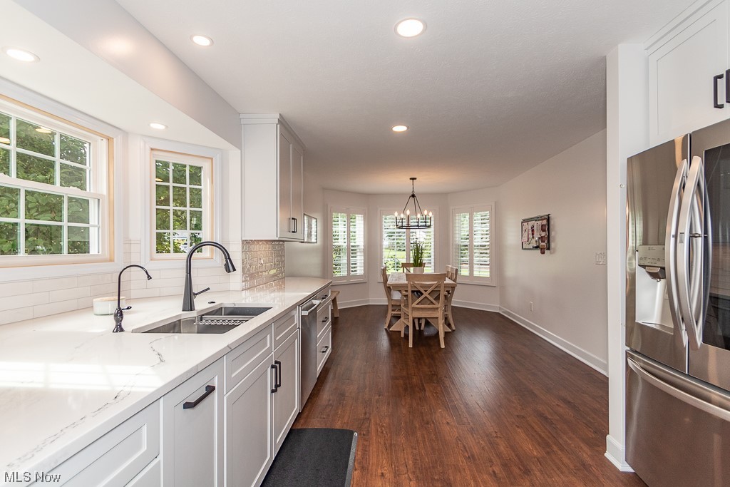 13880 Radcliffe Road Chardon, OH 44024 - Photo 14 of 35 Kitchen