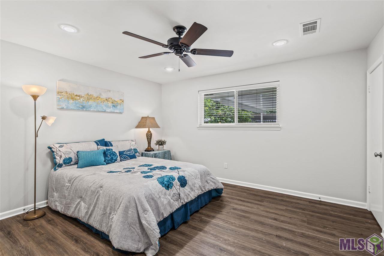 9423 Wesson Street Baton Rouge, LA 70809 - Photo 16 of 28 Large Master Bedroom