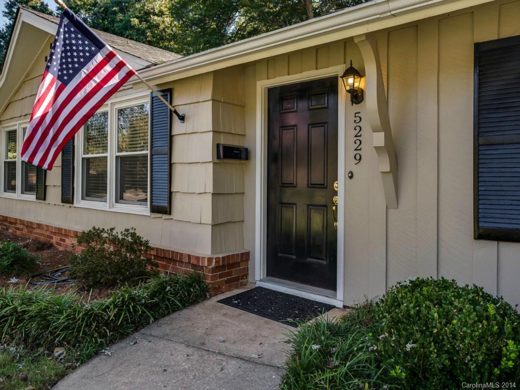 5229 Seacroft Road Charlotte, NC 28210 - Photo 2 of 19