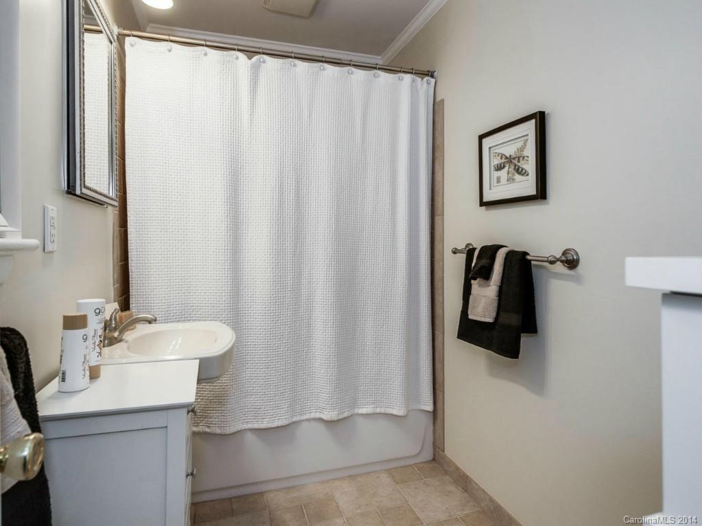 5229 Seacroft Road Charlotte, NC 28210 - Photo 11 of 19