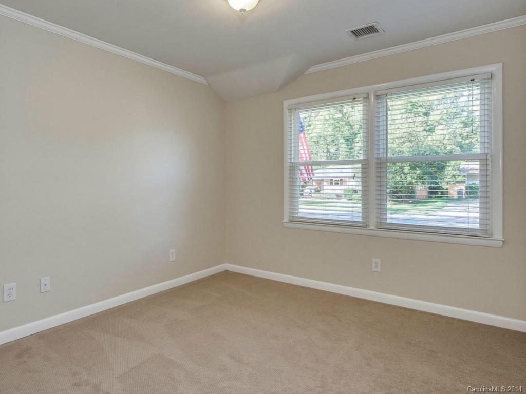 5229 Seacroft Road Charlotte, NC 28210 - Photo 16 of 19