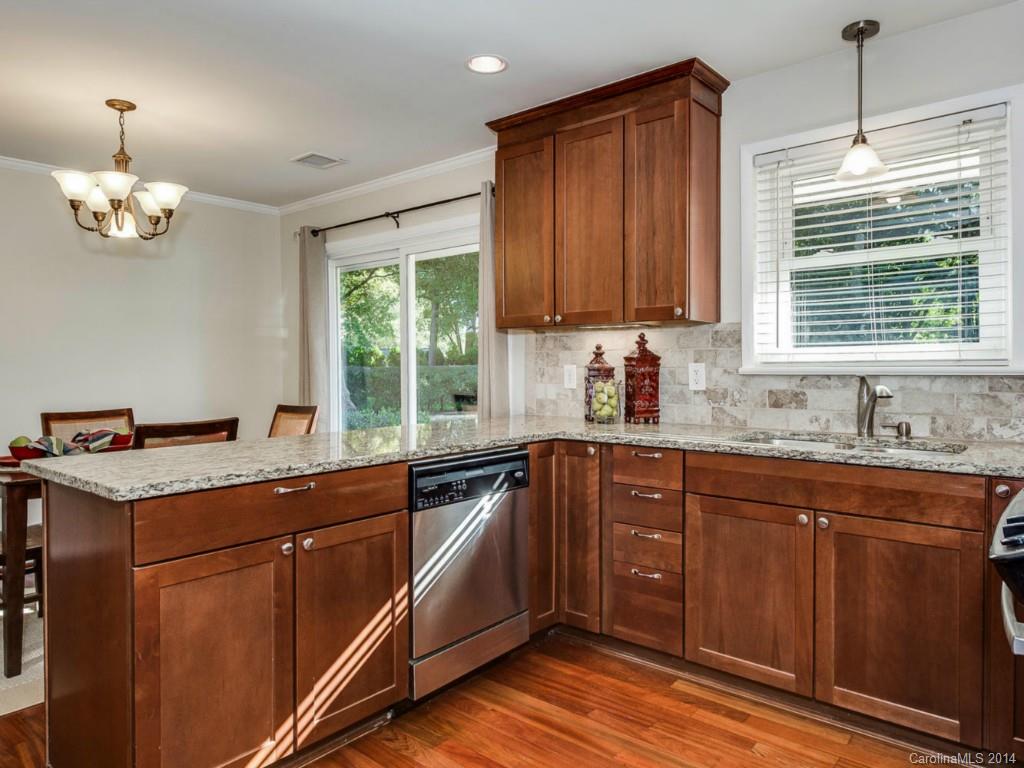 5229 Seacroft Road Charlotte, NC 28210 - Photo 4 of 19