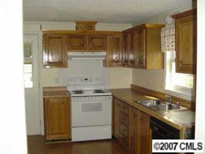 2476 Blaney Road Chester, SC 29706 - Photo 3 of 8 Gallery Image 3