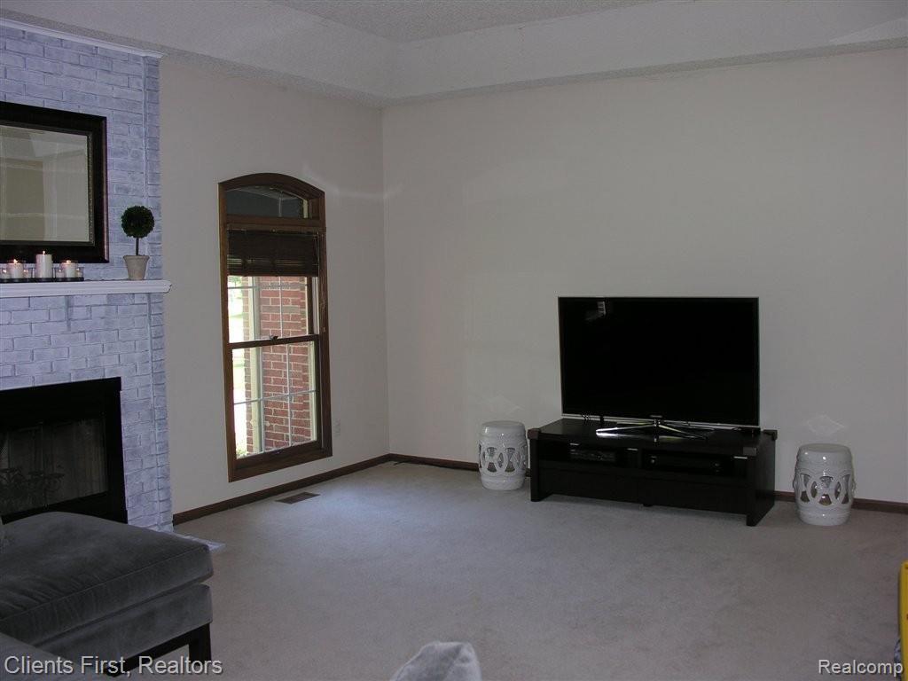 44974 Danbury Road Canton, MI 48188 - Photo 25 of 43 FAMILY ROOM #3