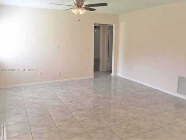 $1,600 | 5930 Whispering Pine Way, Unit C1, Lake Worth, FL 33463
