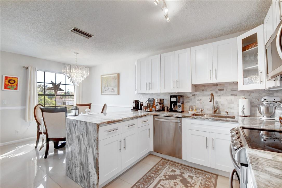 6746 Montego Bay Boulevard, Unit D Boca Raton, FL 33433 - Photo 7 of 39 Photo 7