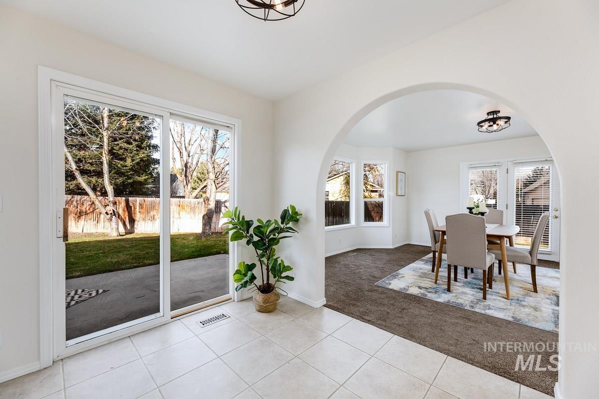 992 North Pinnacle Way Eagle, ID 83616 - Photo 13 of 41