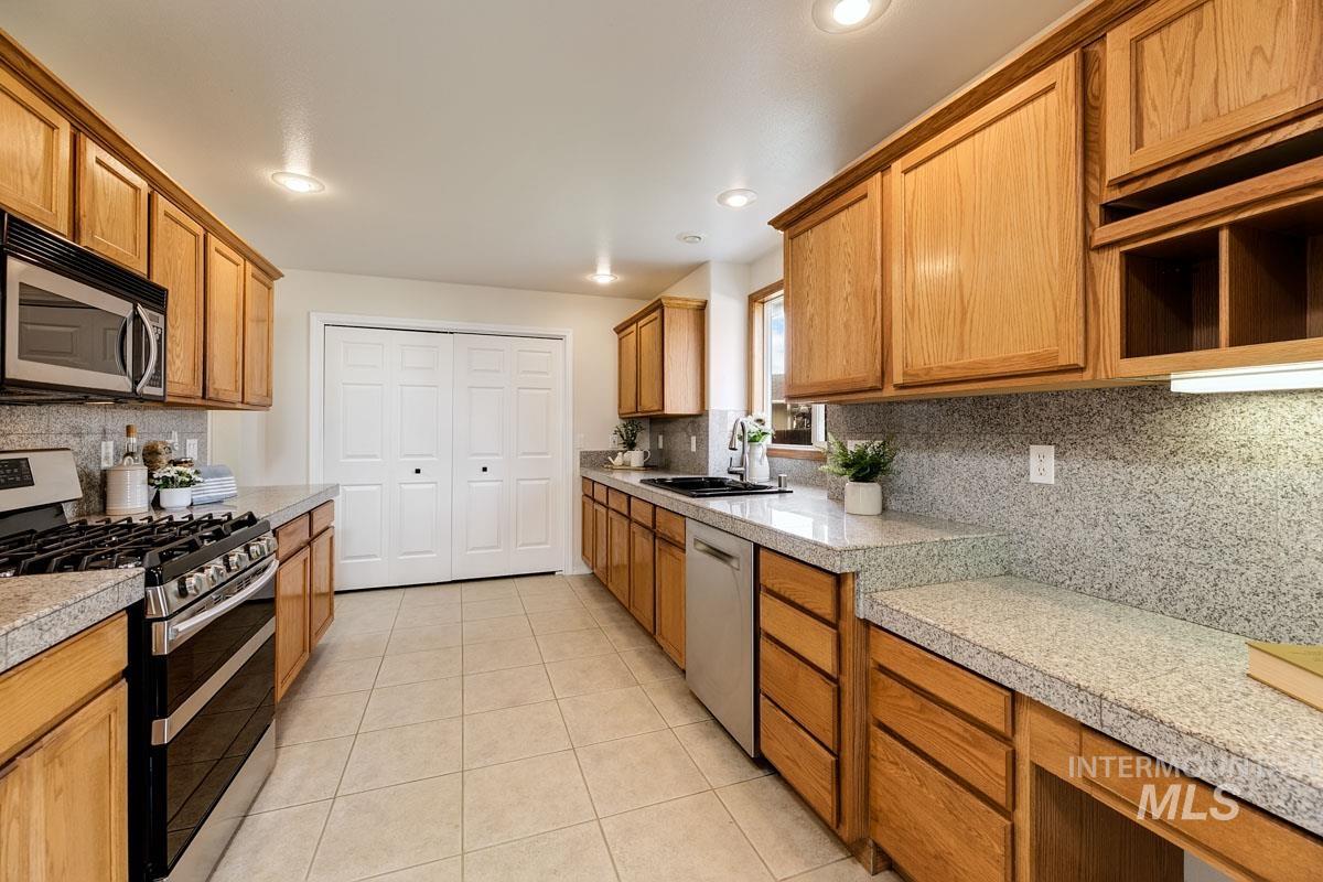 992 North Pinnacle Way Eagle, ID 83616 - Photo 15 of 41