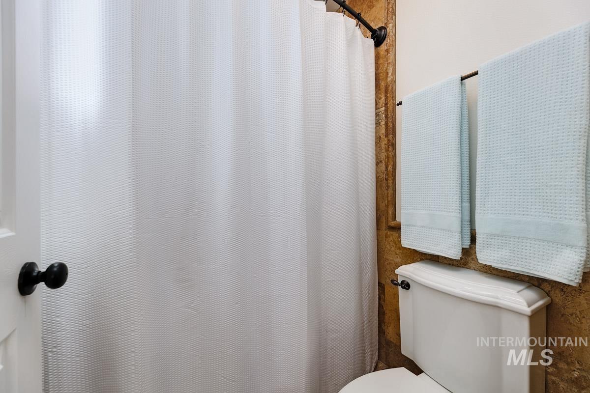 992 North Pinnacle Way Eagle, ID 83616 - Photo 29 of 41