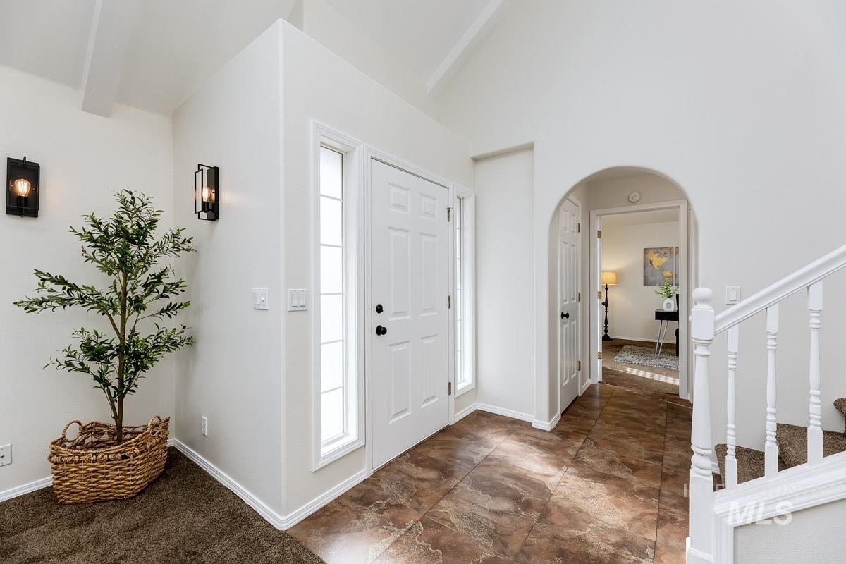 992 North Pinnacle Way Eagle, ID 83616 - Photo 3 of 41