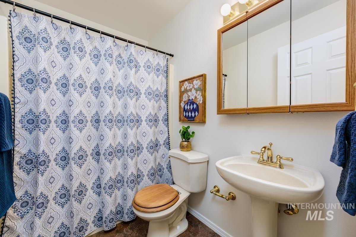 992 North Pinnacle Way Eagle, ID 83616 - Photo 5 of 41