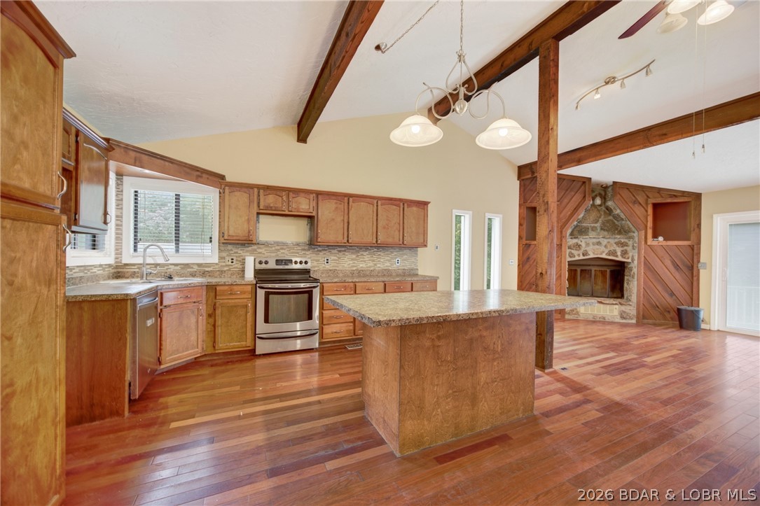 814 Lazy Days Road Osage Beach, MO 65065 - Photo 10 of 67 Gallery Image 10