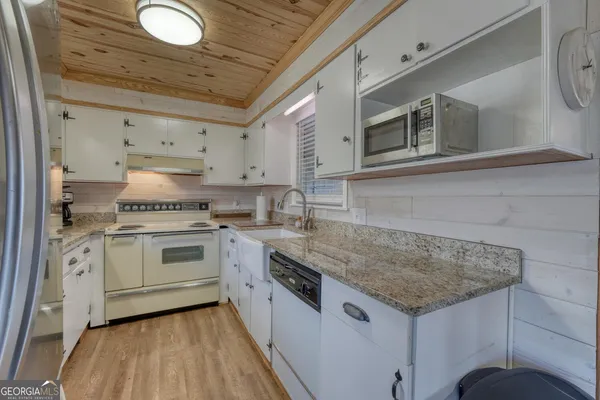 $395,000 | 85 Chatuge Shores Circle, Hayesville, NC 28904