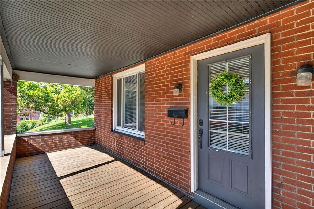 432 Kossuth Street Rochester, PA 15074 - Photo 4 of 30 Gallery Image 4