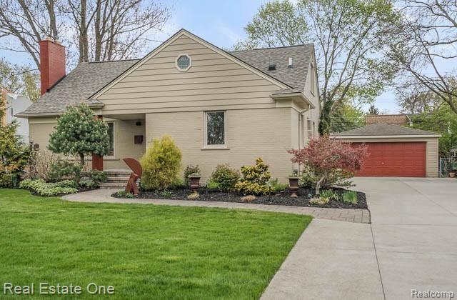 18230 Beverly Road Beverly Hills, MI 48025 - Photo 1 of 47