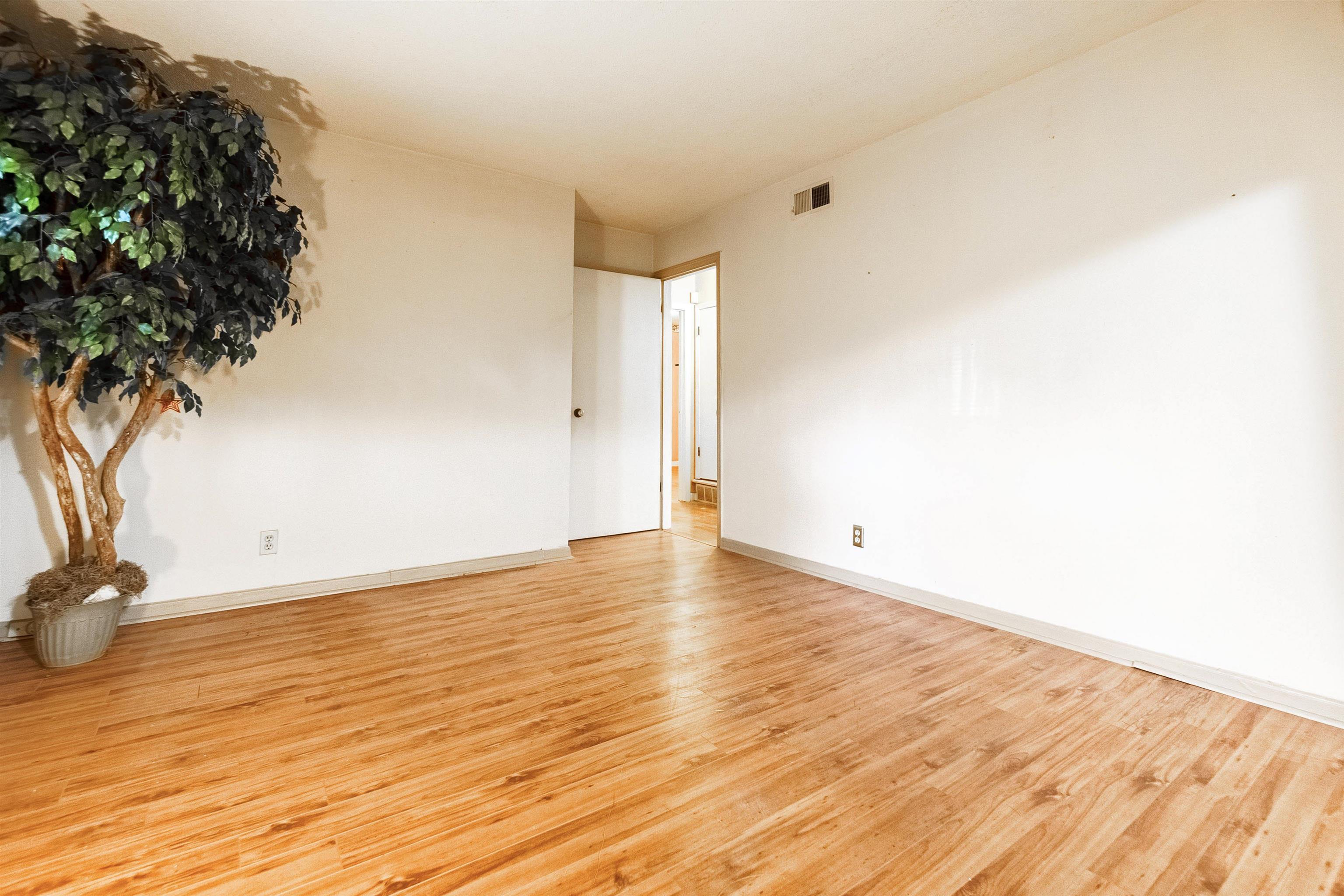 1158 Rutland Road Memphis, TN 38114 - Photo 5 of 14 Gallery Image 5