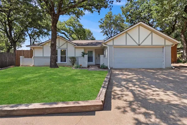 $325,000 | 2400 York Minster Court, Arlington, TX 76006