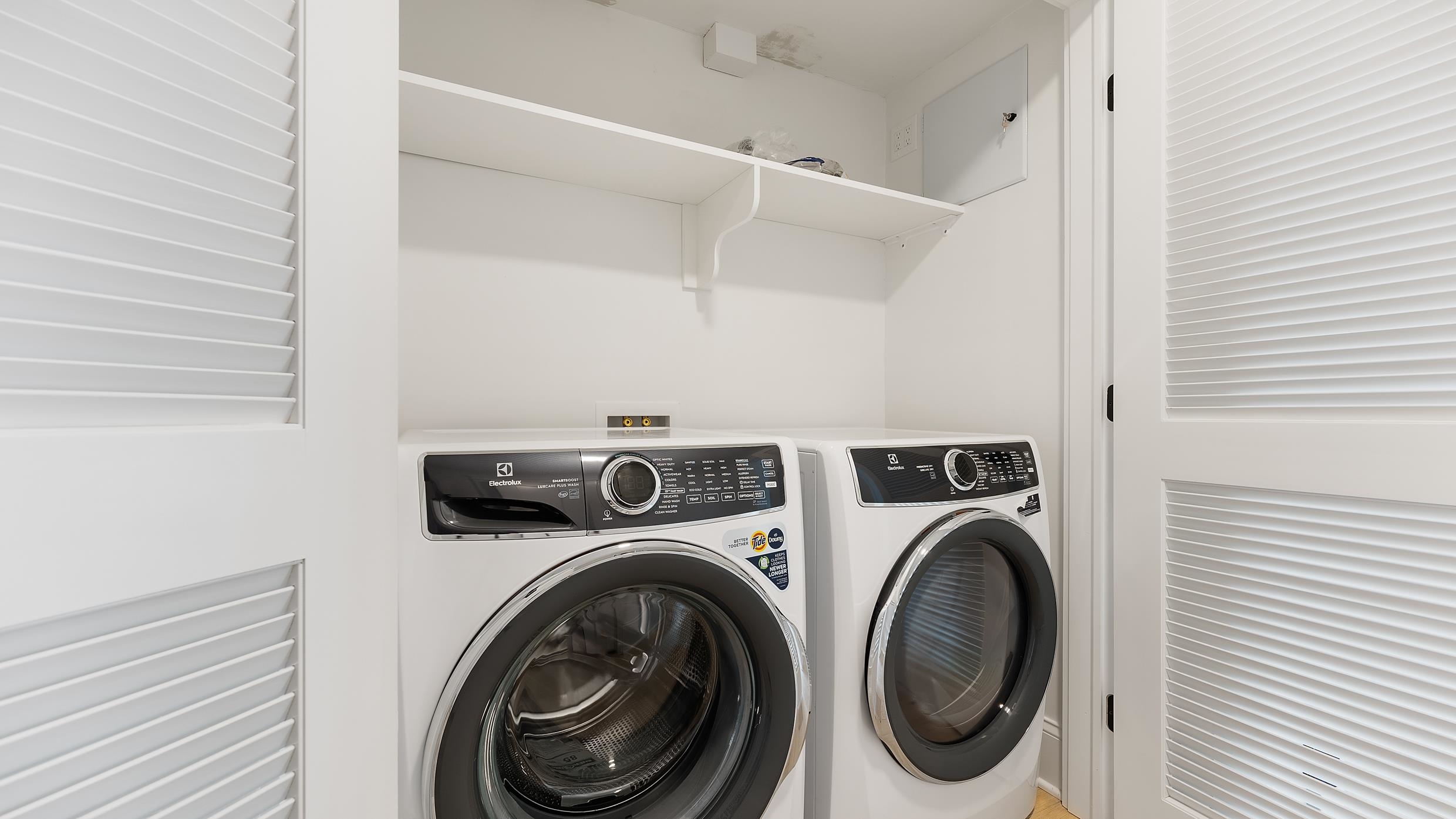 2701 Landis Avenue, Unit B SOUTH Sea Isle City, NJ 08243 - Photo 34 of 34 a utility room with dryer and washer