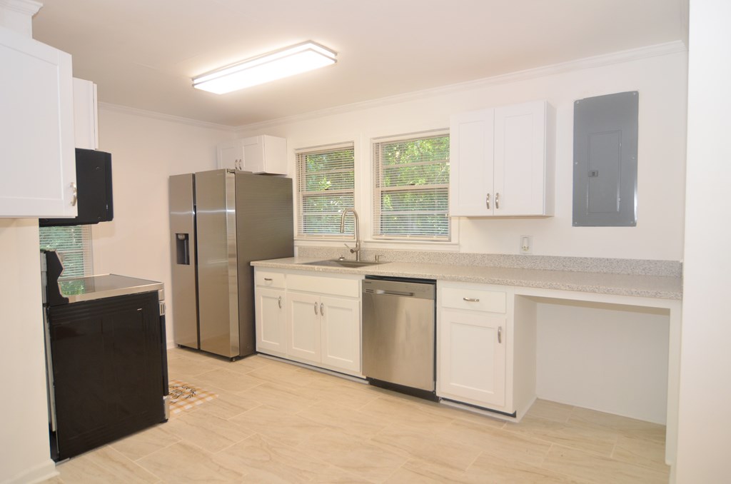 3426 Edgewood Road Columbus, GA 31907 - Photo 9 of 42 Kitchen