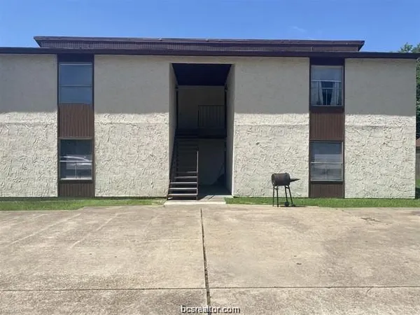 $825 | 1526 Pine Ridge Drive, Unit C, College Station, TX 77840