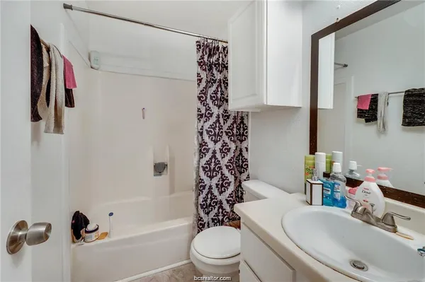 $825 | 1526 Pine Ridge Drive, Unit C, College Station, TX 77840